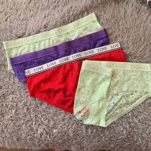 4 pairs of VS panties